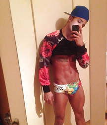 Chico Latino Sexy  59be5d81b0202.jpg
