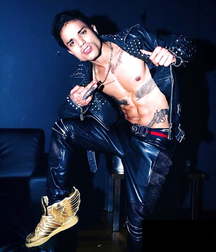 Chico Latino Sexy  59be5d839bb25.jpg