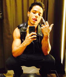 Chico Latino Sexy  59be5db086755.jpg