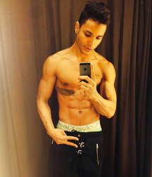Chico Latino Sexy  59be5db23bac4.jpg