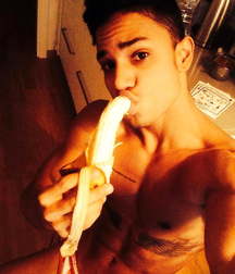 Chico Latino Sexy  59be5db31fceb.jpg
