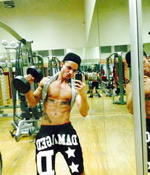 Chico Latino Sexy  59be5dbd675e0.jpg