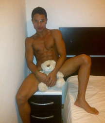 Chico Latino Sexy  59be5dc3eaedf.jpg