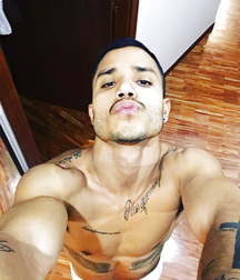 Chico Latino Sexy  59be5dc6e76a9.jpg