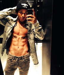 Chico Latino Sexy  59be5de52356f.jpg