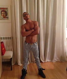 Chico Latino Sexy  59be5deab1062.jpg