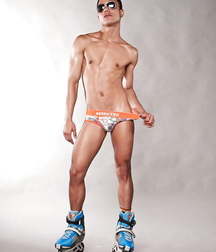 Chico Latino Sexy  59be5e017f7e8.jpg