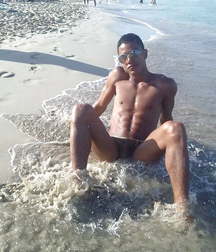 Chico Latino Sexy  59be5e056932a.jpg