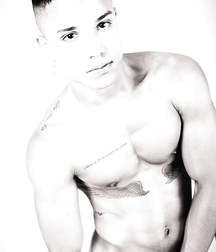 Chico Latino Sexy  59be5e0c4be1d.jpg