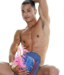 Chico Latino Sexy  59be5e10d5d78.jpg