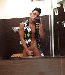 Chico Latino Sexy  59be5e16b09a6.jpg