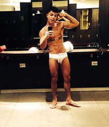 Chico Latino Sexy  59be5e3a37e47.jpg