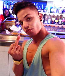 Chico Latino Sexy  59be5e3b40477.jpg