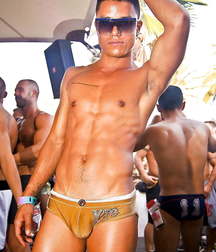 Chico Latino Sexy  59be5e5086535.jpg