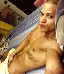 Chico Latino Sexy  59be5e517cc4b.jpg