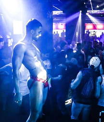 Chico Latino Sexy  59be5e5360351.jpg