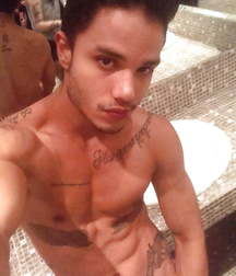 Chico Latino Sexy  59be5e5455eb9.jpg