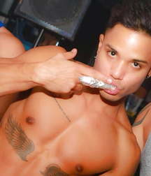 Chico Latino Sexy  59be5e5737ee1.jpg
