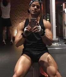 Chico Latino Sexy  59be5e5db2341.jpg