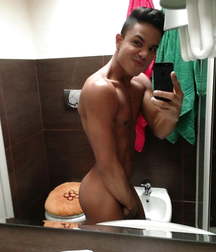 Chico Latino Sexy  59be5e691fef8.jpg