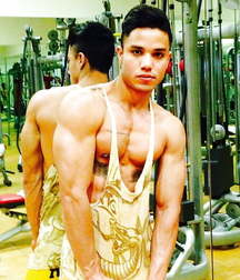 Chico Latino Sexy  59be5e88b47ae.jpg