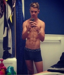 Selfie boys 007 59bfee6419acb.jpg