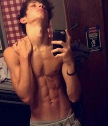 Selfie boys 007 59bfee6fe0e63.jpg
