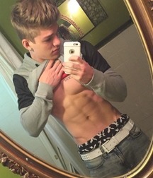 Selfie boys 008 59bff9e0c0433.jpg