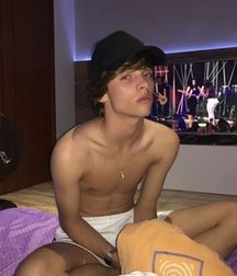 Selfie boys 008 59bffa762c537.jpg
