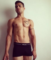 Ric sexy body  5a0475f0c3855.jpg