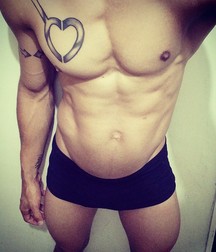 Ric sexy body  5a0475f74dd01.jpg