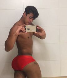 Huge Butt  5a0c7b693606d.jpg