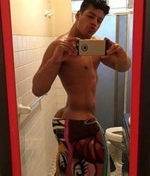 Huge Butt  5a0c7b753f31d.jpg