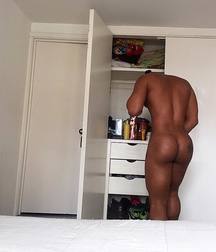 Huge Butt  5a0c7b9830532.jpg