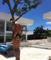 Huge Butt  5a0c7bbe11716.jpg