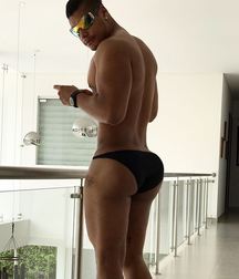 Huge Butt  5a0c7bc15f981.jpg