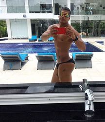 Huge Butt  5a0c7bc8d490c.jpg