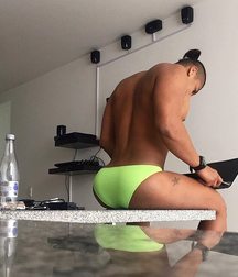 Huge Butt  5a0c7bcccf63c.jpg
