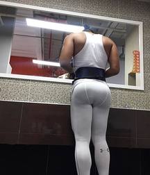 Huge Butt  5a0c7be87cd2d.jpg