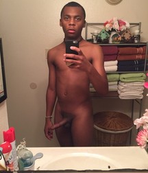 SELFIES BLACK 5a1335f4c0e8e.jpg