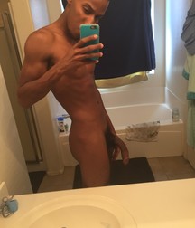 SELFIES BLACK 5a1335fb8bb8e.jpg
