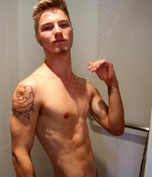 Blonde Gay Porn Model  5a156b6eacd51.jpg