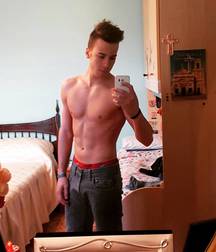 Muscle sexy boy  5a8484656bfcd.jpg