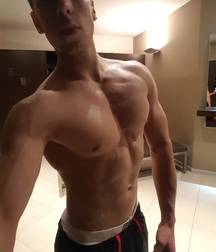 Muscle sexy boy  5a8484bc0a15f.jpg