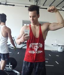 Muscle sexy boy  5a8484cdd59a6.jpg