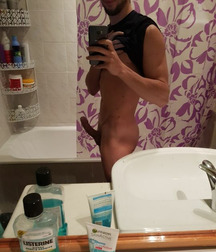 Hot Twink boy  5a8567e4c6bf5.jpg