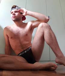 Sexy red boy 5aa7b9a417ad7.jpg