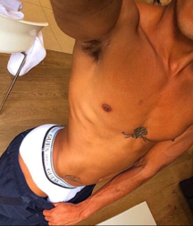 YOUNG SEXY GUY  5b12e945ab88d.png