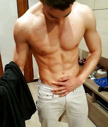SEXY TWINK BODYBUILDER 5b818891bbcf5.jpg