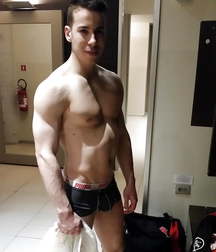 SEXY TWINK BODYBUILDER 5b81889421232.jpg